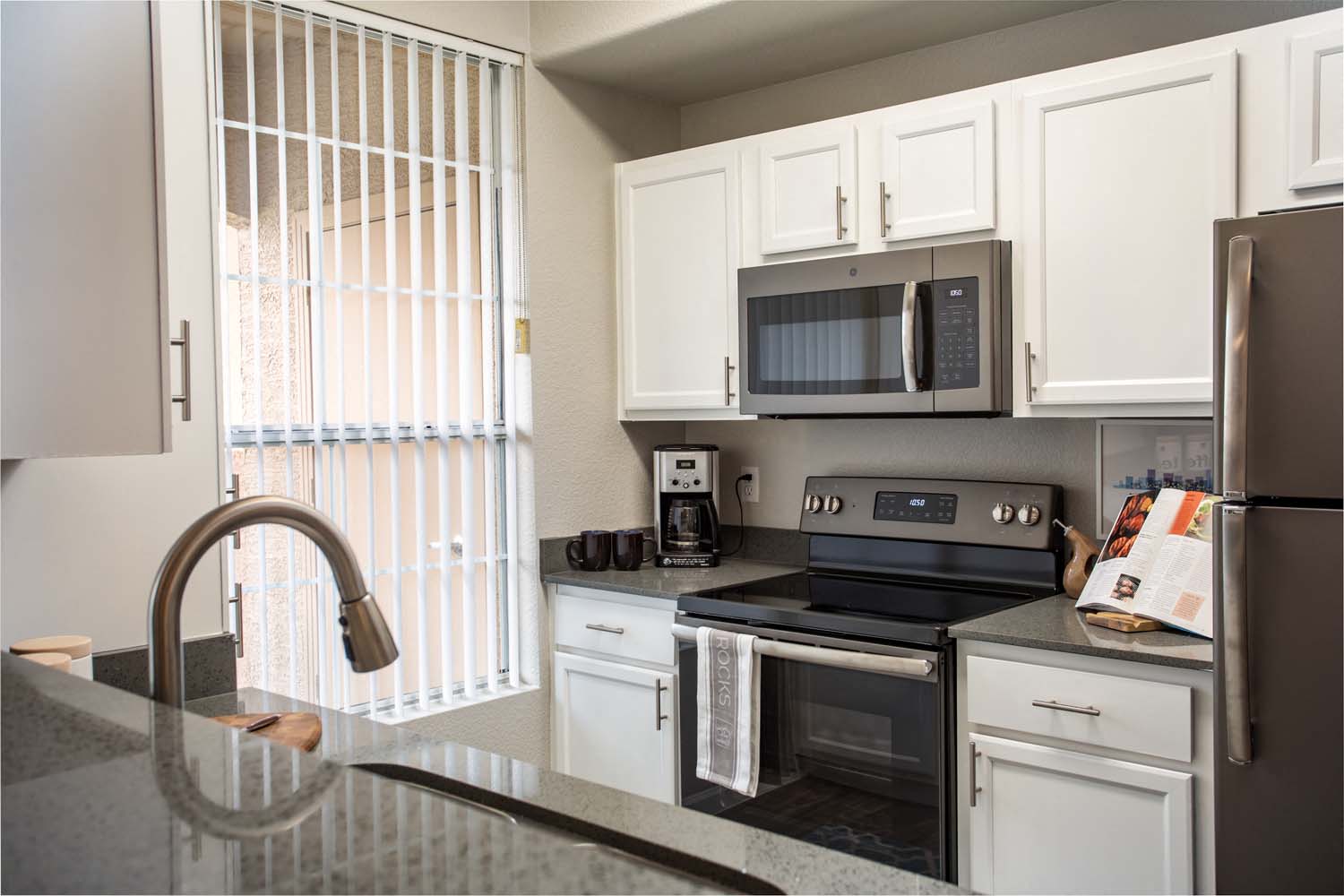 Biscayne Bay Apartments photo 2